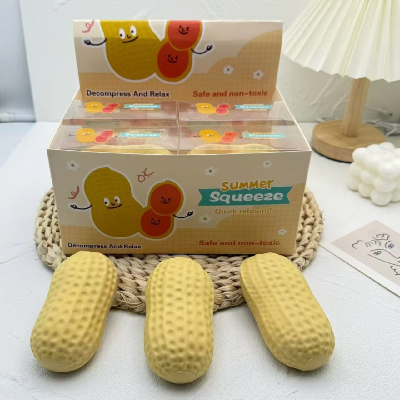 CRUNCHY PEANUT SQUISHY 10CM