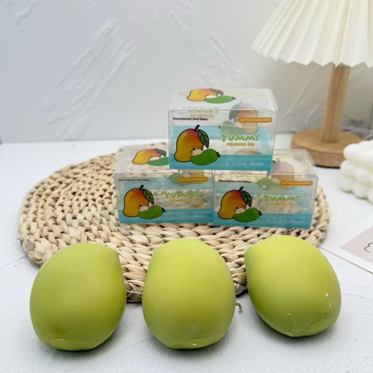 CRUNCHY MANGO SQUISHY 8CM